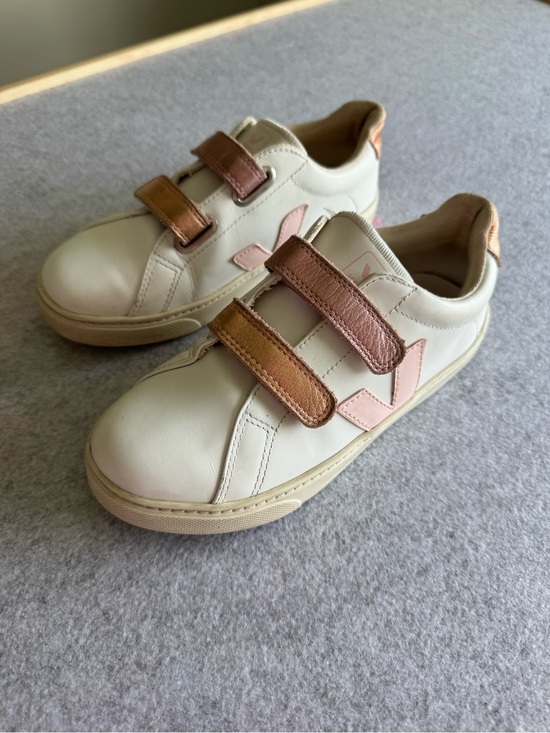Veja Other - Veja Girls Sneakers Size 4